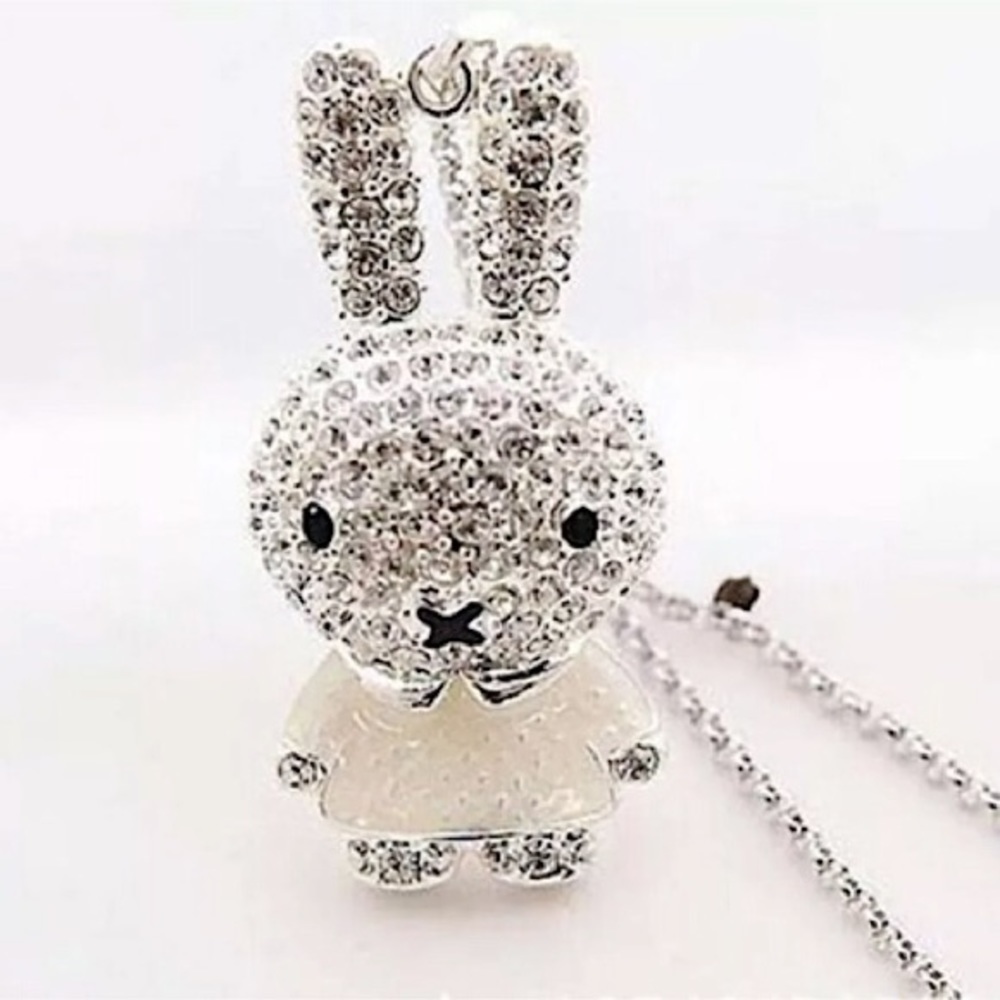 BUNNY LONG PENDANT CRYSTAL NECKLACE